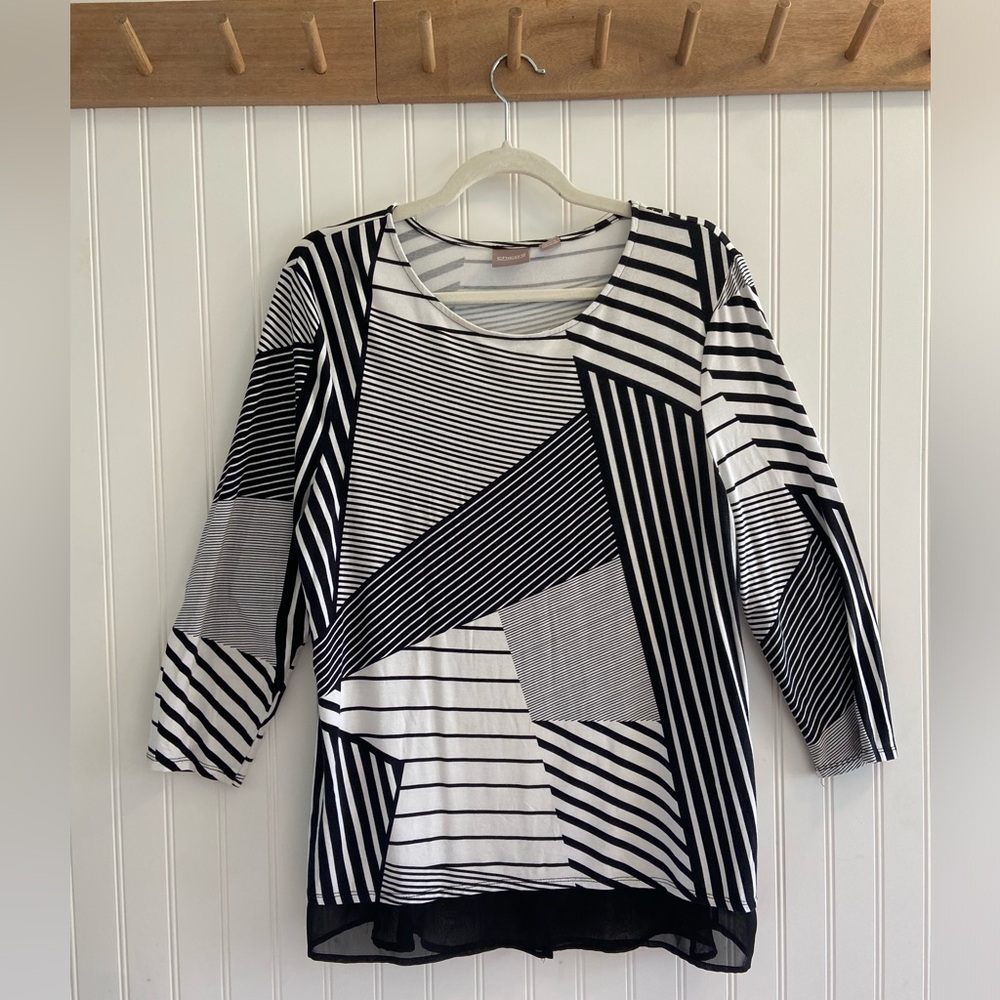 Chico’s Long Sleeve Black White Striped Geometric Layered Top Stretch L 12/14